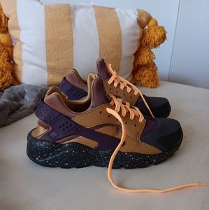 NWOT Nike Air Huarache Men's size 8
